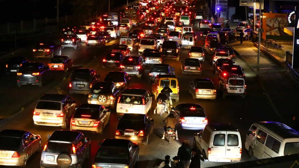 İsrail’in saldırı tehdidi sonrası Güney Lübnan’da göç başladı