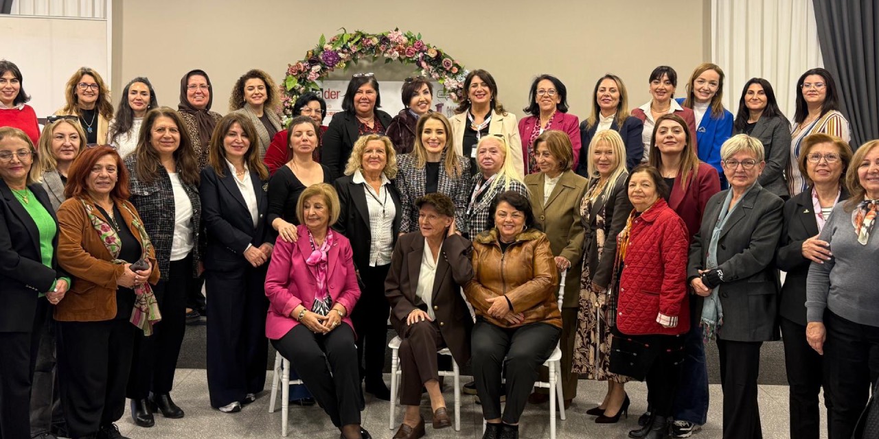 Mersin’de kadın siyasetçilerden eşit temsil vurgusu: "Demokrasi Meselesi"