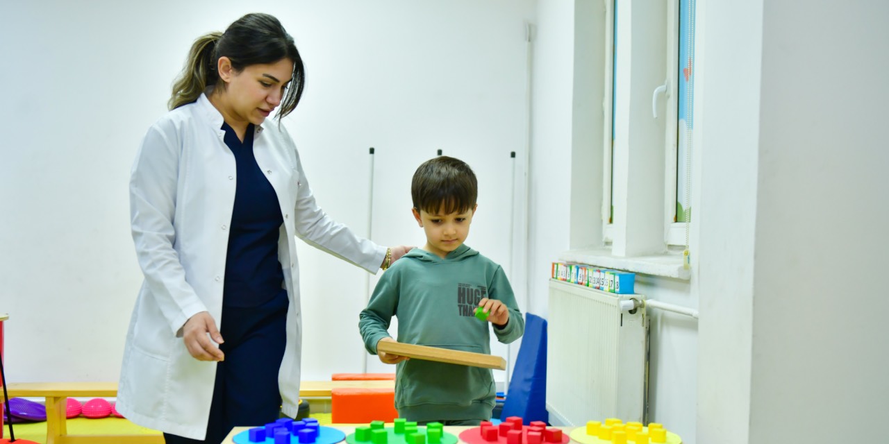 Esenyurt Belediyesi’nden minik Çınar'a eğitim desteği