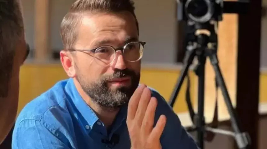 Gazeteci Adem Metan İsrail’de gözaltına alındı