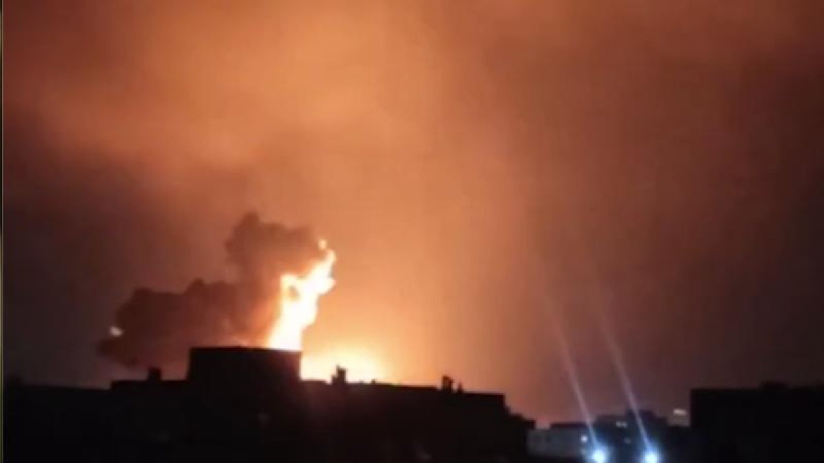 Tahran’da patlama sesleri: Hava savunma sistemleri devreye girdi