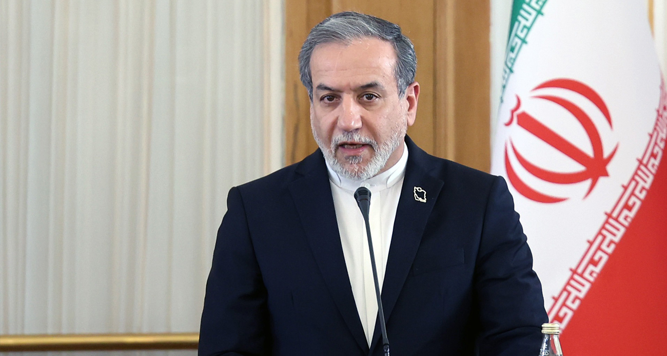 ABD, İran fırkateynini torpidoyla batırdı! Arakçi'den açıklama geldi