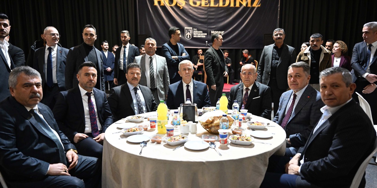 Mansur Yavaş taksici esnafıyla iftar programında bir araya geldi