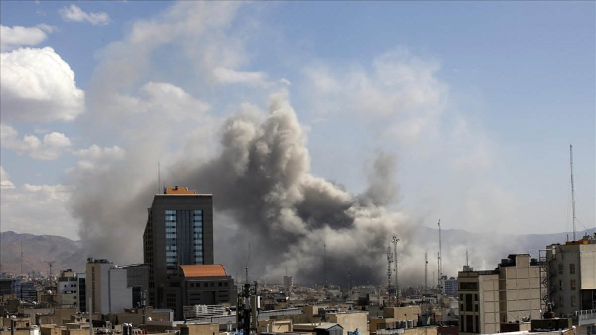 Tahran’da önce uçak sesleri duyuldu, ardından şiddetli patlamalar