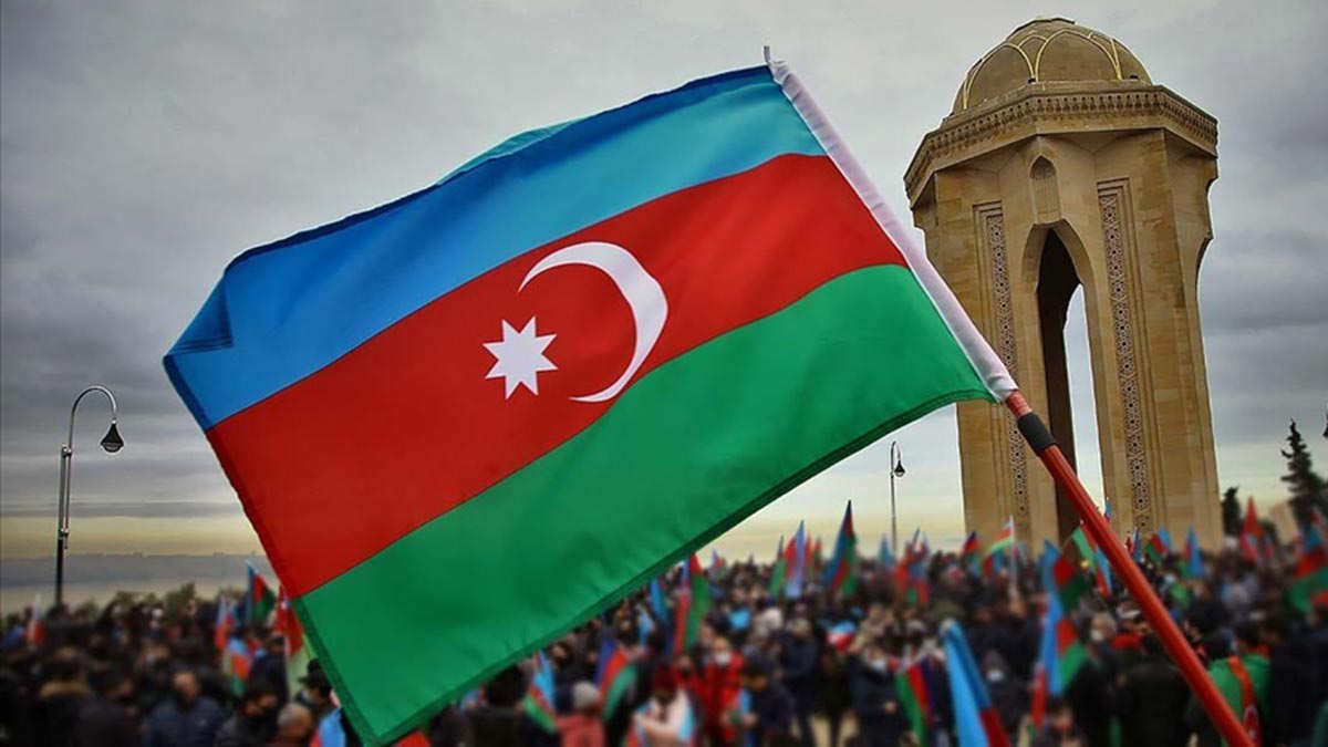 Azerbaycan’dan kritik karar: İran'daki diplomatlar geri çekildi