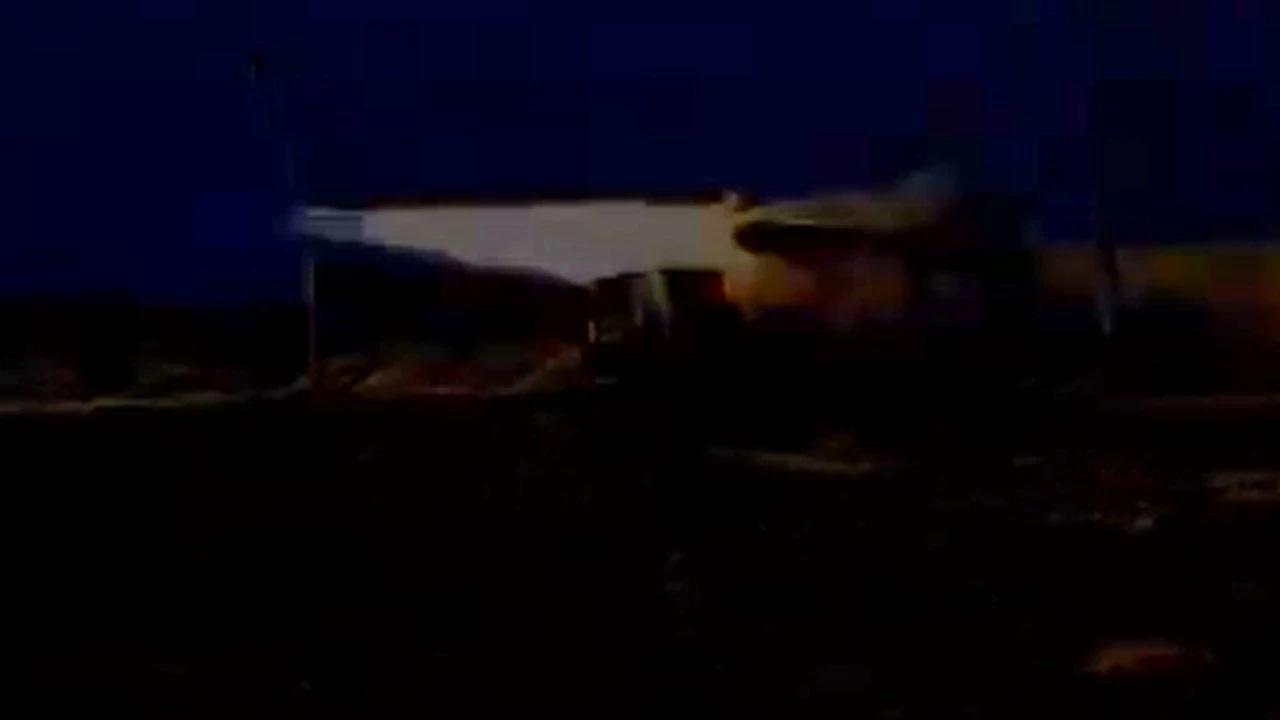 İran Abraham Lincoln uçak gemisine füze attı! Görüntüler paylaşıldı