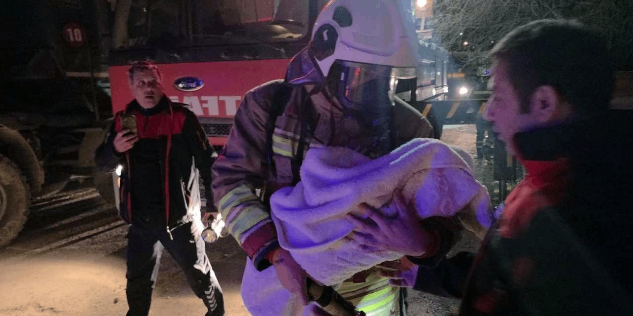 Hatay’da apartman yangını: 30 kişi mahsur kaldı, bebek dahil 3 yaralı