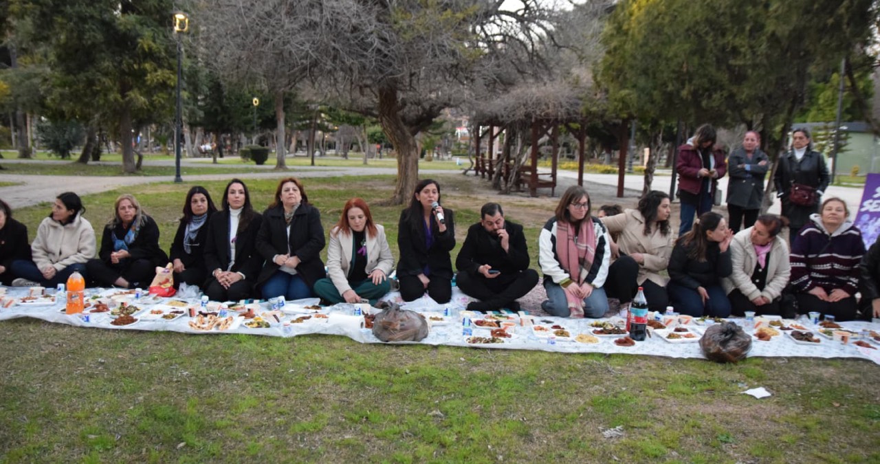 CHP Adana Kadın Kolları 8 Mart’ta Kadın Kürsüsü etkinliği düzenledi