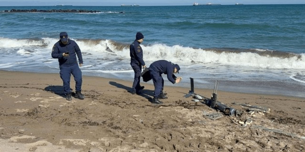 Sakarya'daki halk plajında insansız hava aracı alarmı: Patlayıcı şüphesiyle bölge boşaltıldı