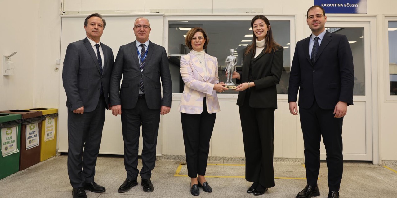 Eskişehir Büyükşehir Başkanı Ünlüce’den kadın işçilere 8 Mart ziyareti