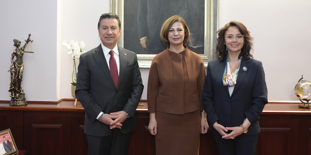 Ahmet Aras ve Gonca Köksal Aras’tan Ayşe Ünlüce’ye ziyaret