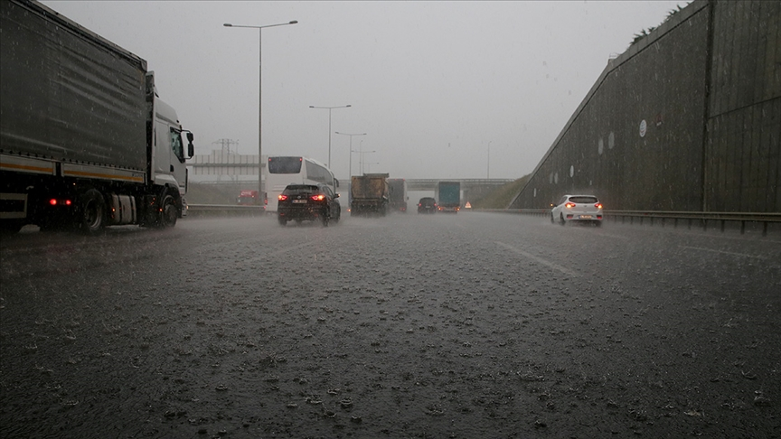 Meteoroloji o illeri uyardı! Öğle saatlerine dikkat