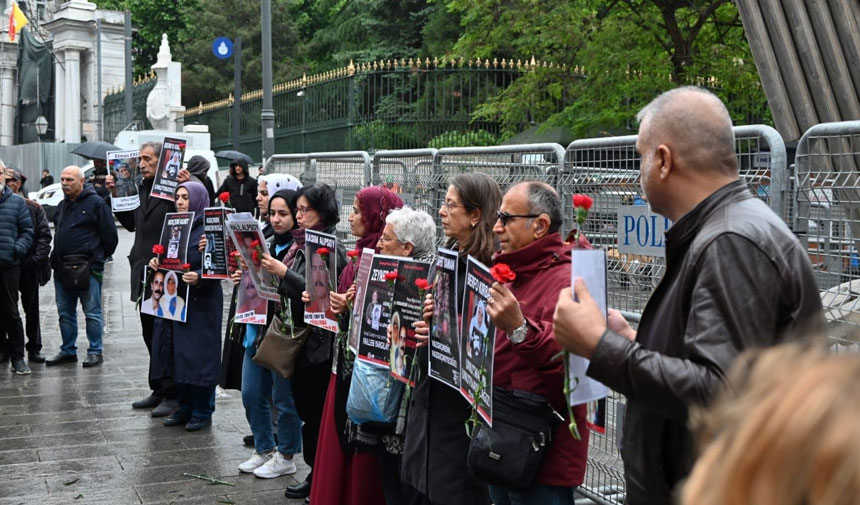 Cumartesi Anneleri: Yarın anneler günü, bizi unutmayın