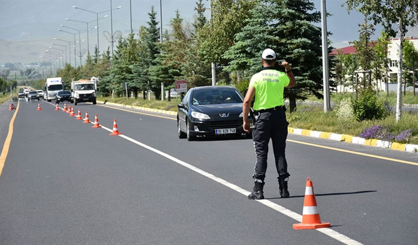 9 günde 2.6 milyon araç denetlendi: 467 bin 78 araca ve sürücüye işlem yapıldı