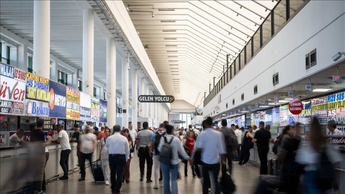 Ramazan Bayramı ara tatille birleşti: Otobüs seferlerinde yoğunluk başladı