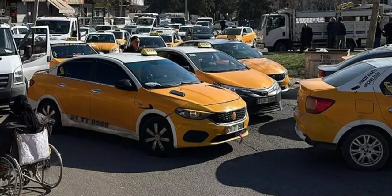 Diyarbakır'da ulaşıma büyük zam! Taksiciler kuyruğa girdi, tarifeler değişti