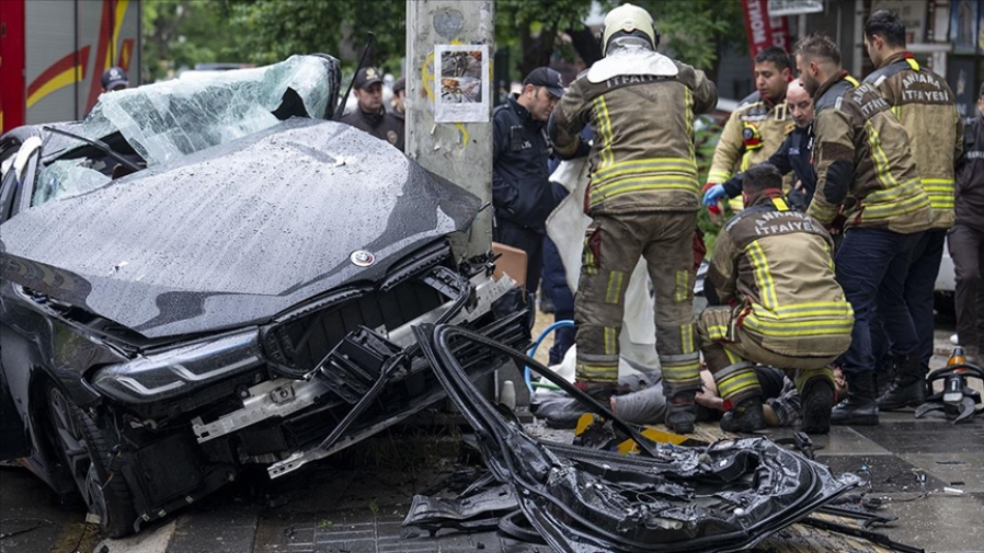 Ankara'da feci kaza: 1 ölü 4 yaralı