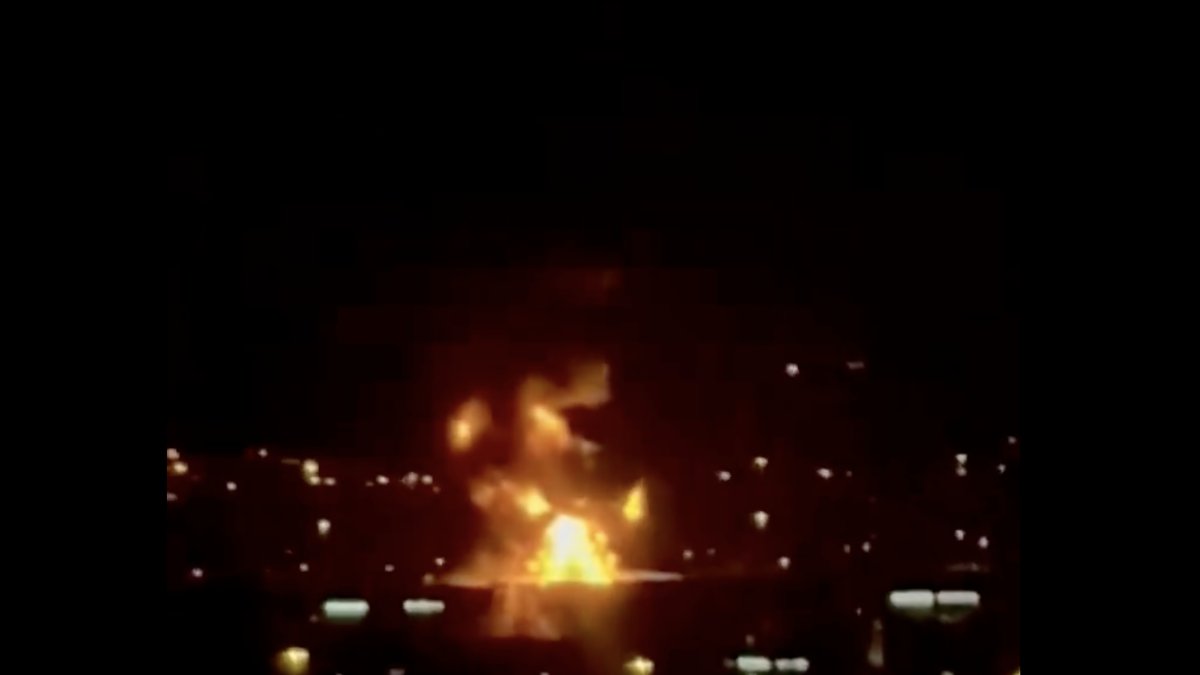 İran, Dubai'yi vurdu: Yakıt tankına saldırı, uçuşlar askıya alındı