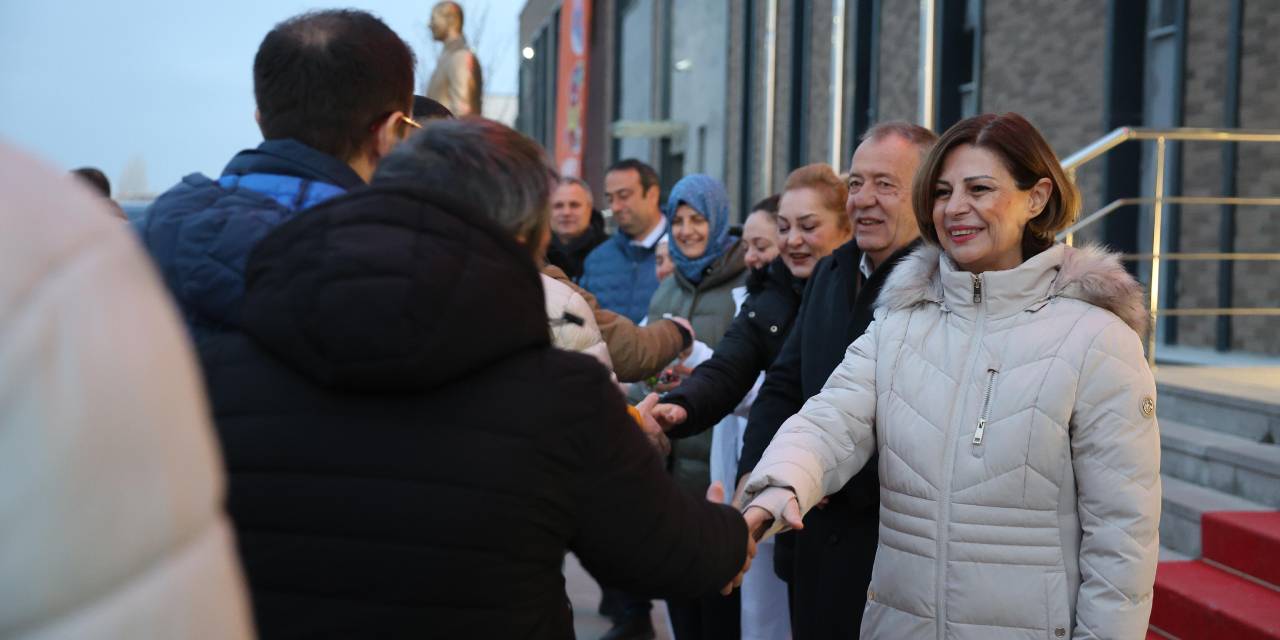 Eskişehir Büyükşehir Başkanı Ünlüce'den bayram öncesi sabah mesaisindeki personele ziyaret