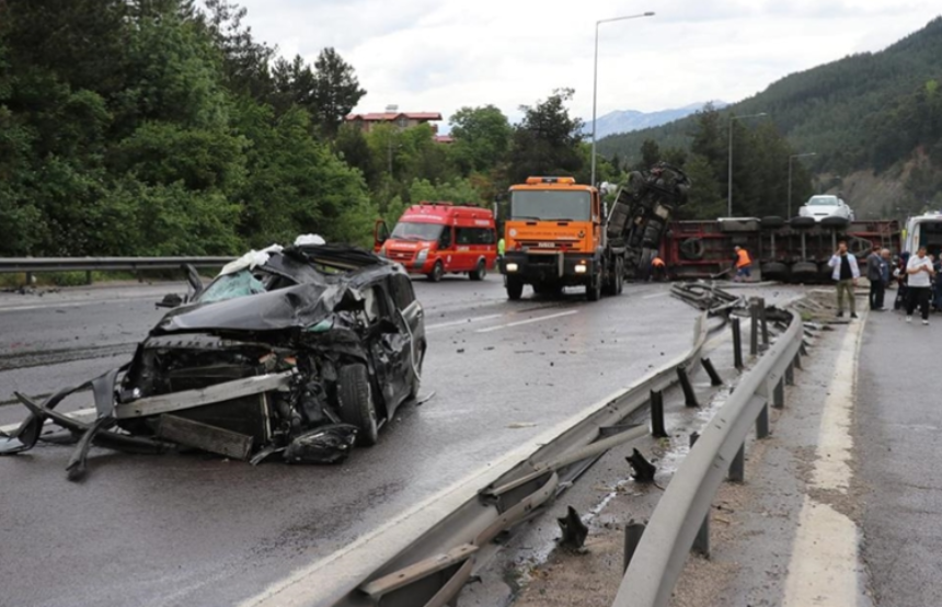 Adana'da zincirleme trafik kazası: 7 yaralı