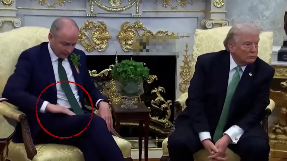 Beyaz Saray’da ilginç anlar:  İrlanda Başbakanı'nın Trump'la görüşmesi sırasındaki hareketi sosyal medyayı salladı