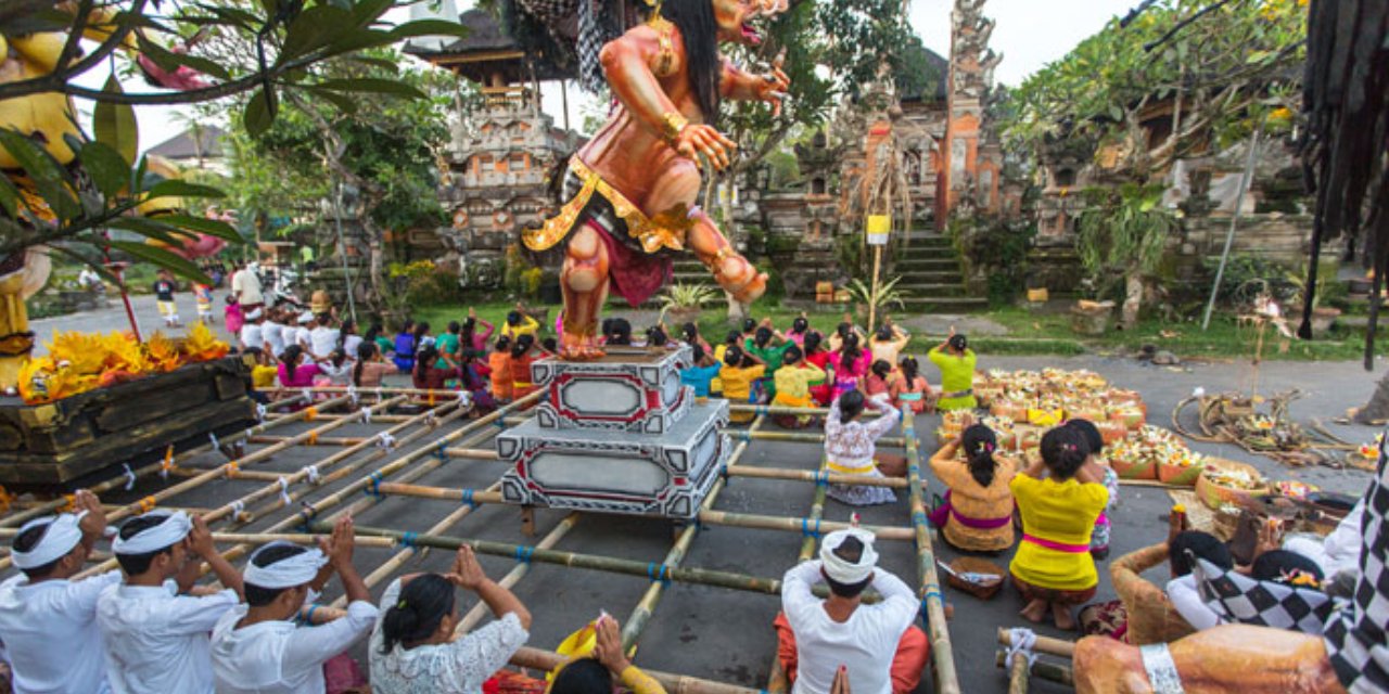 Bali 1 günlüğüne sessizliğe büründü: Yollar boş, işletmeler kapalı