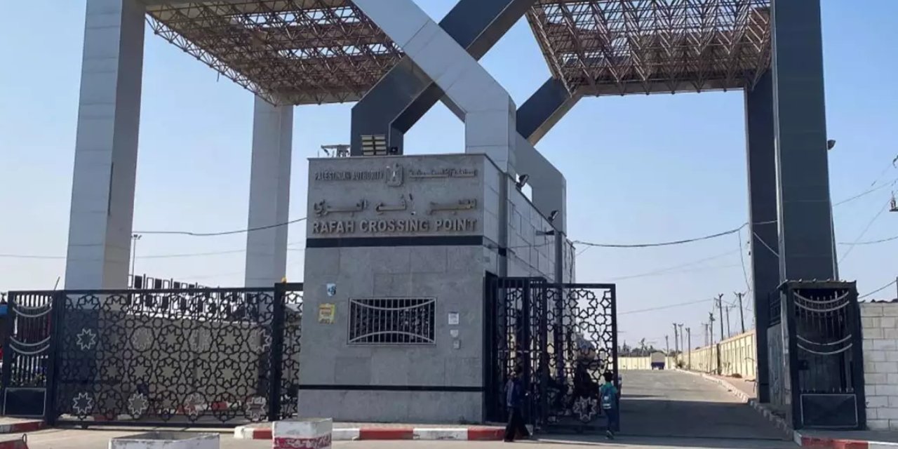 Refah Sınır Kapısı yeniden açıldı: Yaralıların Mısır’a geçişine izin verildi