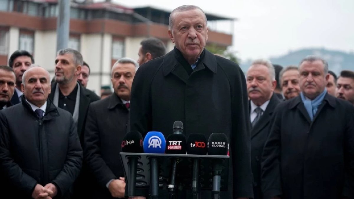 Erdoğan bayram namazı çıkışı konuştu: "Karşılıksız kalmayacağına inanıyorum"