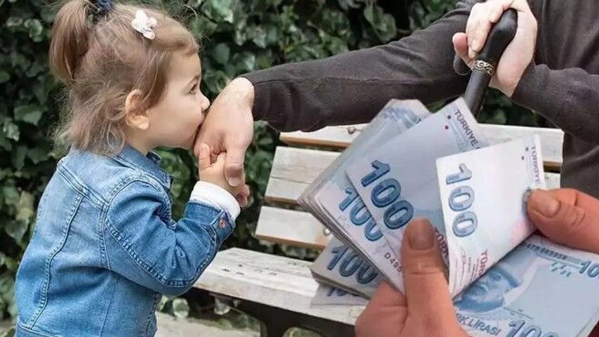 El öpüp harçlık verme tarih mi oluyor? 'Dedem IBAN at diyor'