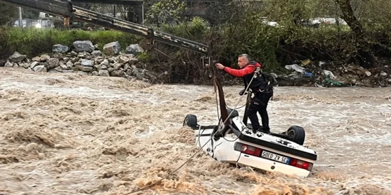 Muğla'da otomobil sele kapıldı: 1 ölü