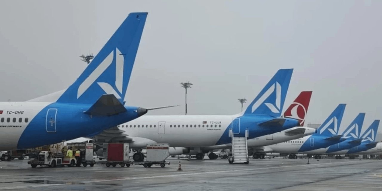 İstanbul'da hava ulaşımı felç oldu: 42 uçak iniş yapamadı! 51 sefer iptal edildi