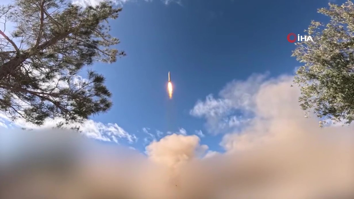 Devrim Muhafızları Ordusu, ABD’ye ait 5 üs ile İsrail’deki askeri merkezlerini hedef aldı