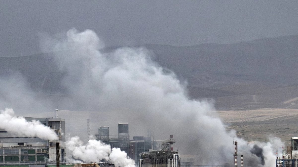 İran’dan Körfez’e İHA saldırıları: Kuveyt ve Bahreyn’de yangın