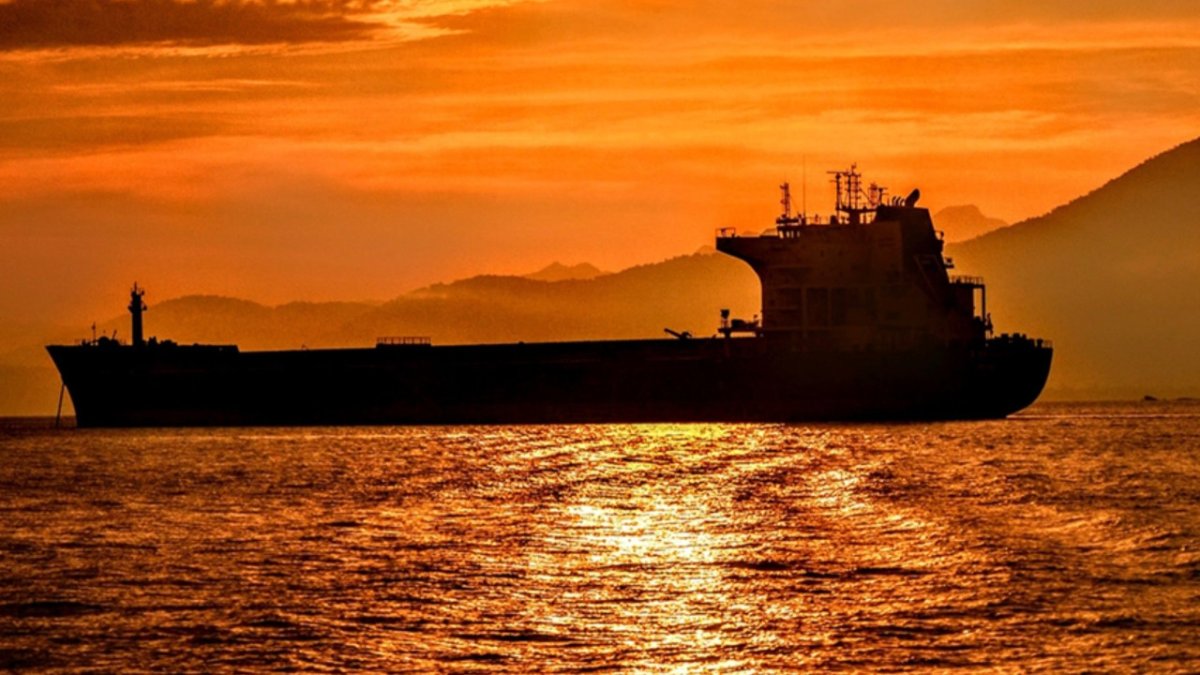İsveç, Rusya'nın petrol tankerine el koydu