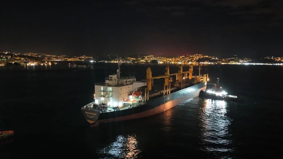 Boğaz’da gemi arızası: Trafik çift yönlü durduruldu