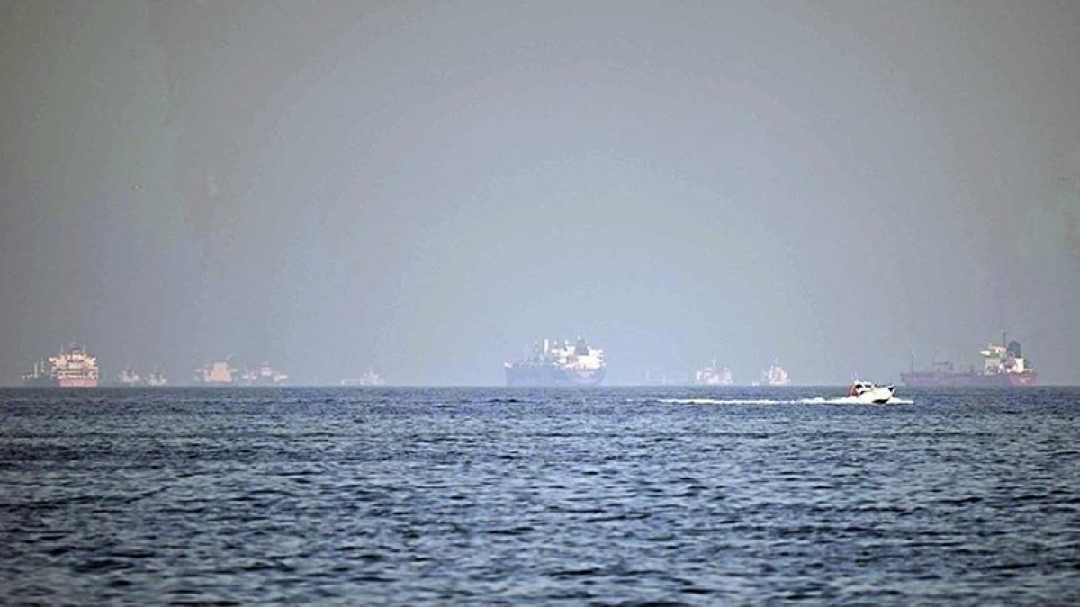 Hürmüz Boğazı’nda İsrail bağlantılı gemi vuruldu