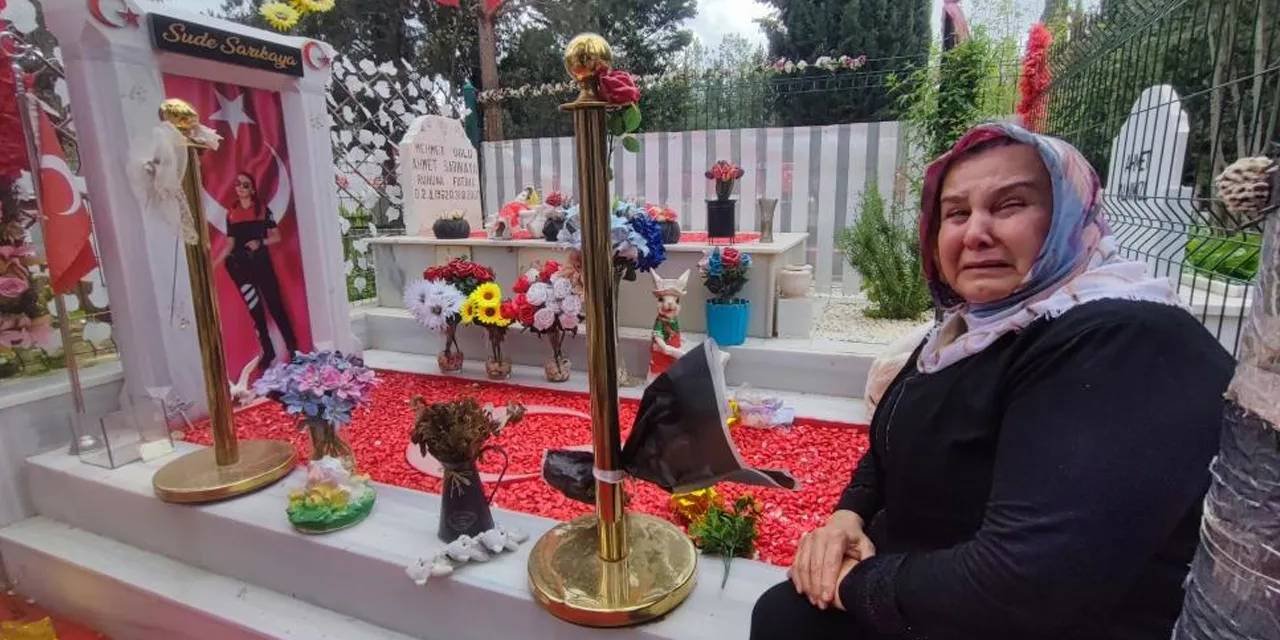 Polis mezarına çirkin saldırı: Oyuncakları çalıp mezarı parçaladılar! Türk bayrağına saygısızlık