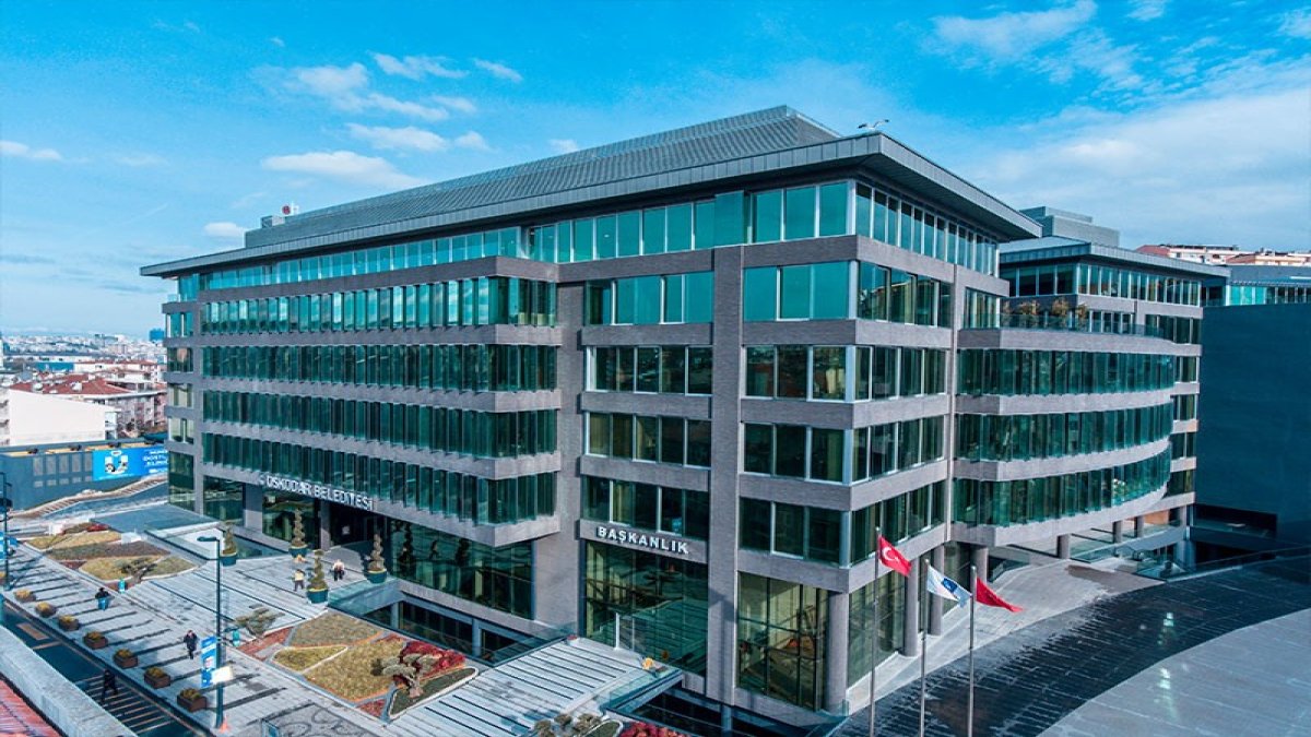 Üsküdar Belediyesi'ne operasyon: 20 kişi gözaltına alındı