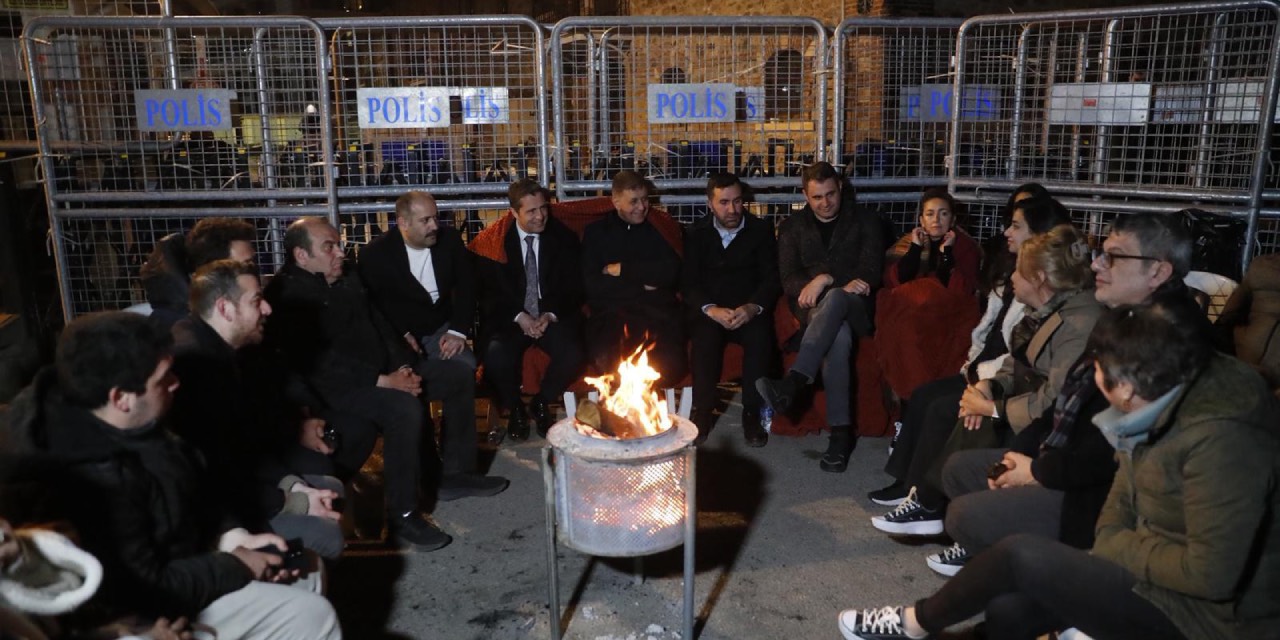 Meslek Fabrikası önündeki nöbet üçüncü gününde sürüyor