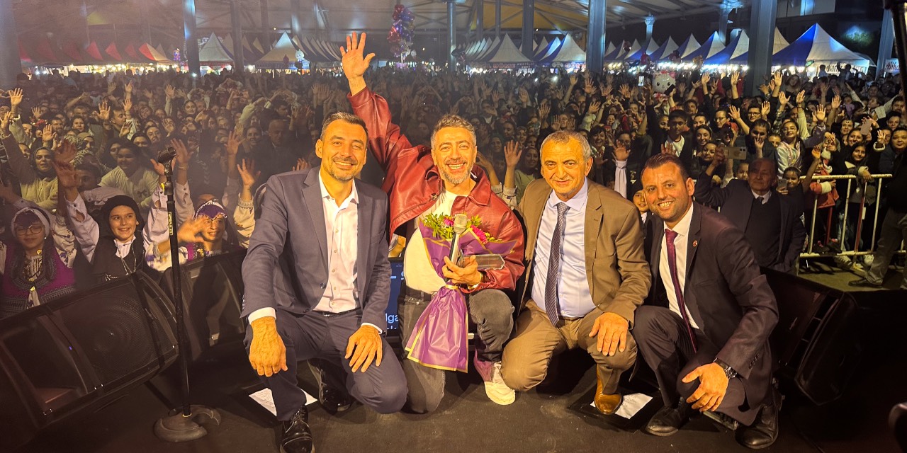 Manavgat’ta Karadeniz Bahar Festivali yoğun ilgi gördü