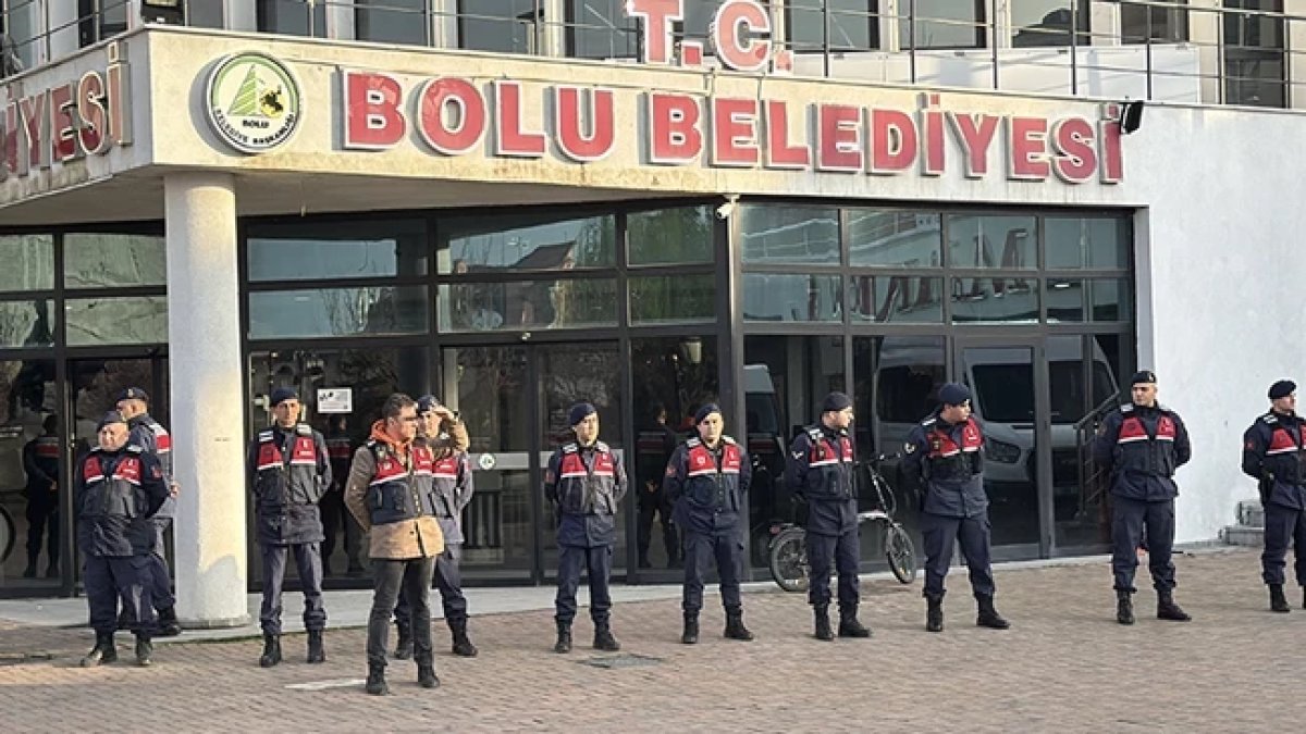 Bolu Belediyesi'ne yeni operasyon: Başkan yardımcısı dahil 3 kişiye gözaltı