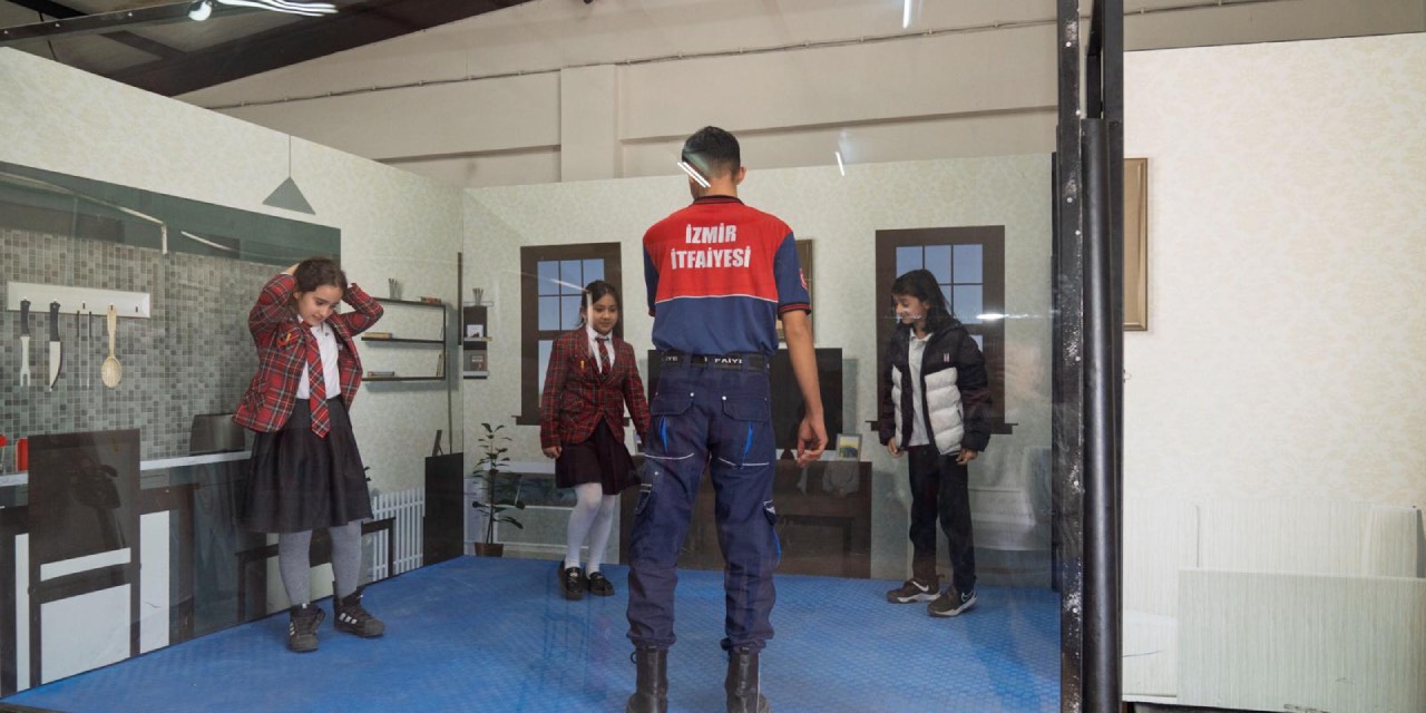 İzmir’de afet eğitimi sanal gerçeklikle destekleniyor