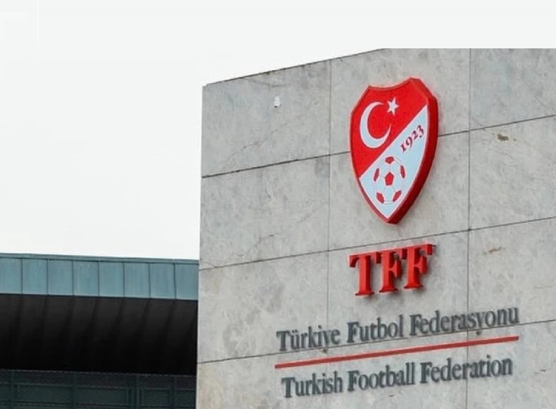 TFF 4 takımın kalemini kırdı