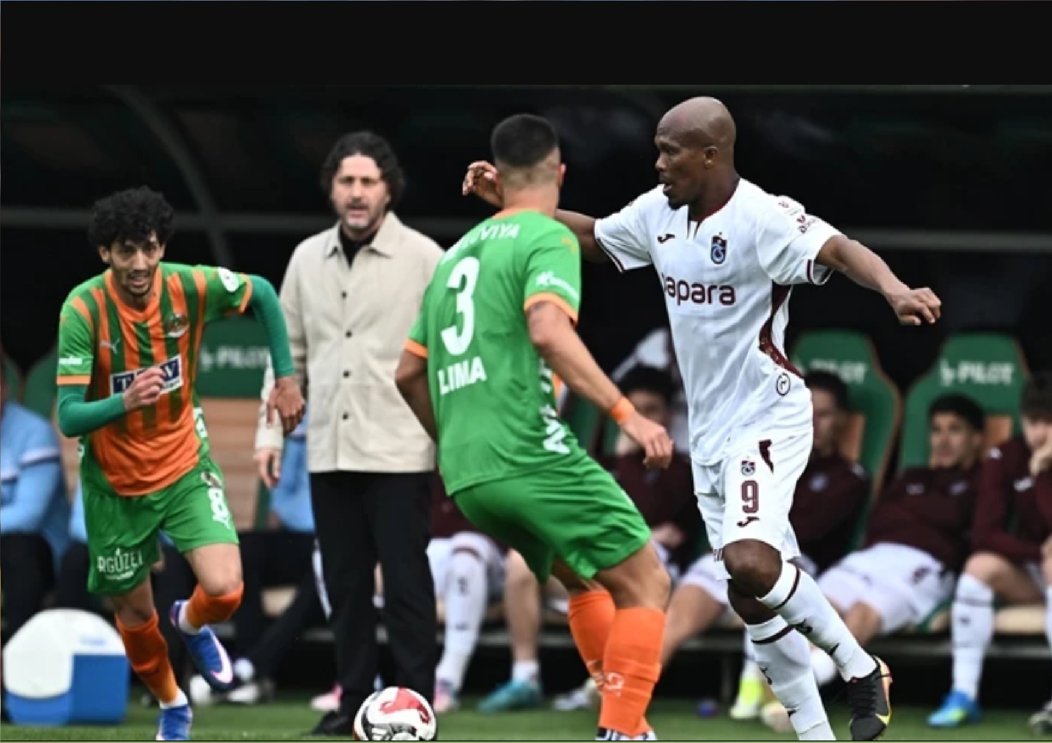 Trabzonspor şampiyonluk mücadelesine Alanyaspor'a takıldı
