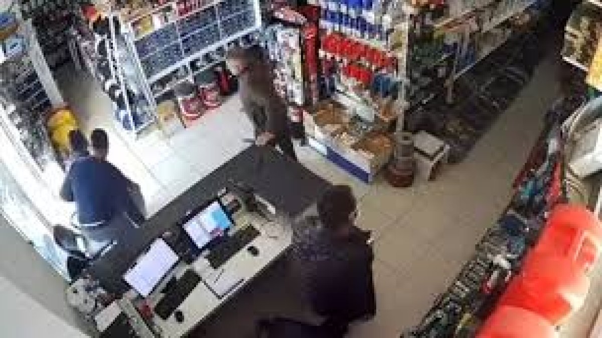 Antalya’da peş peşe sallandı: Deprem anı böyle kaydedildi