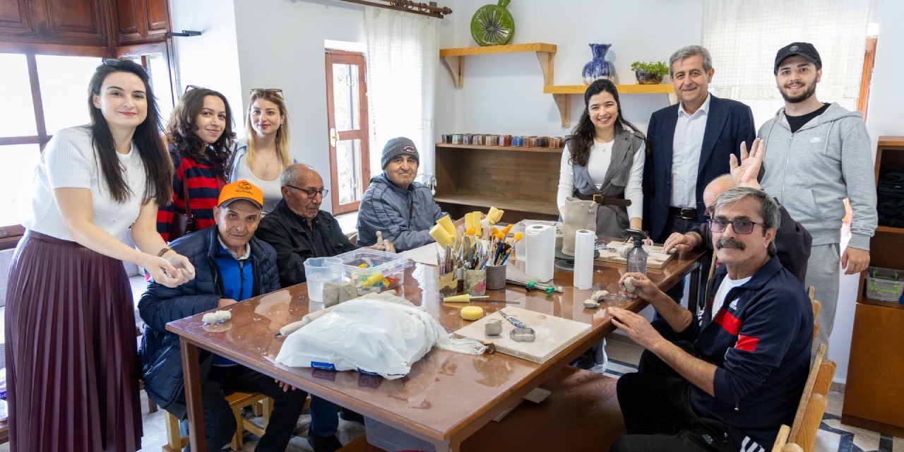 Manavgat’ta Dünya Sanat Günü huzurevi sakinleriyle kutlandı