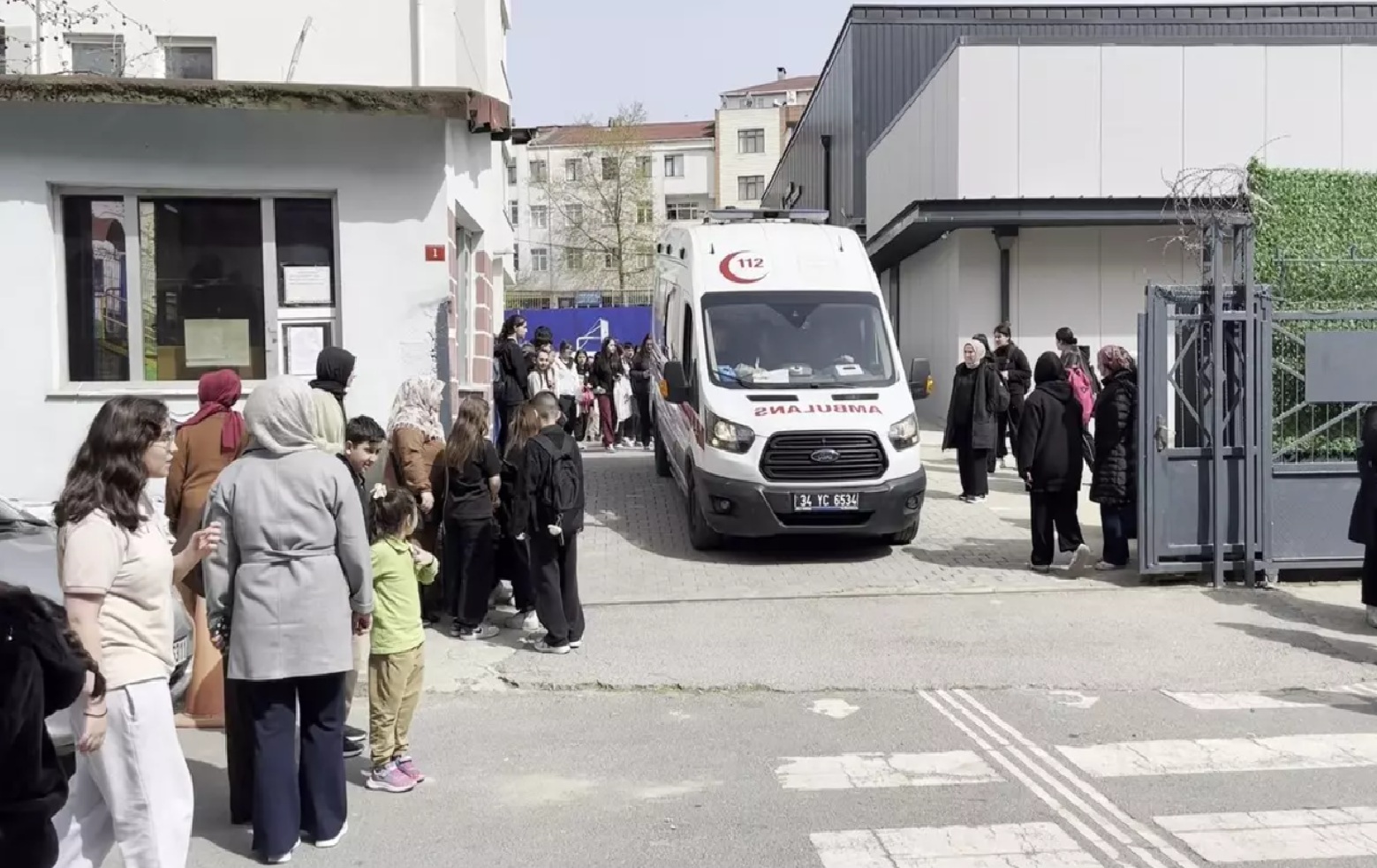 Ataşehir'de orta okulda zehirlenme vakası