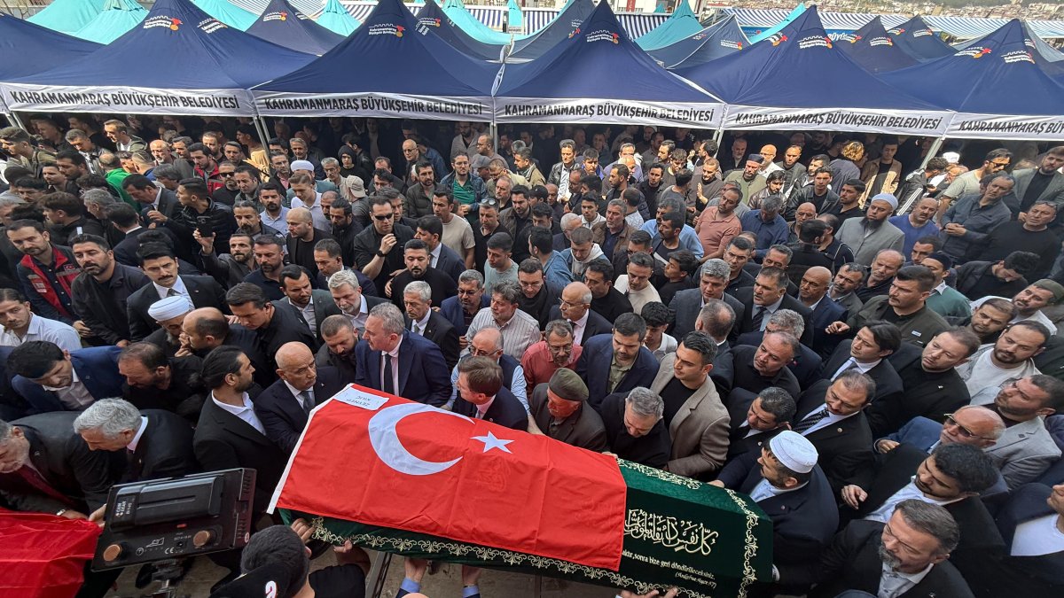 Kahramanmaraş’ta okul saldırısında yaşamını yitiren öğrenciler toprağa verildi