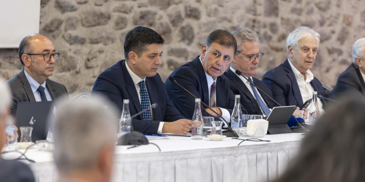 Başkan Tugay: Şehirler enerji güvenliği için kendi sistemlerini kurmalı