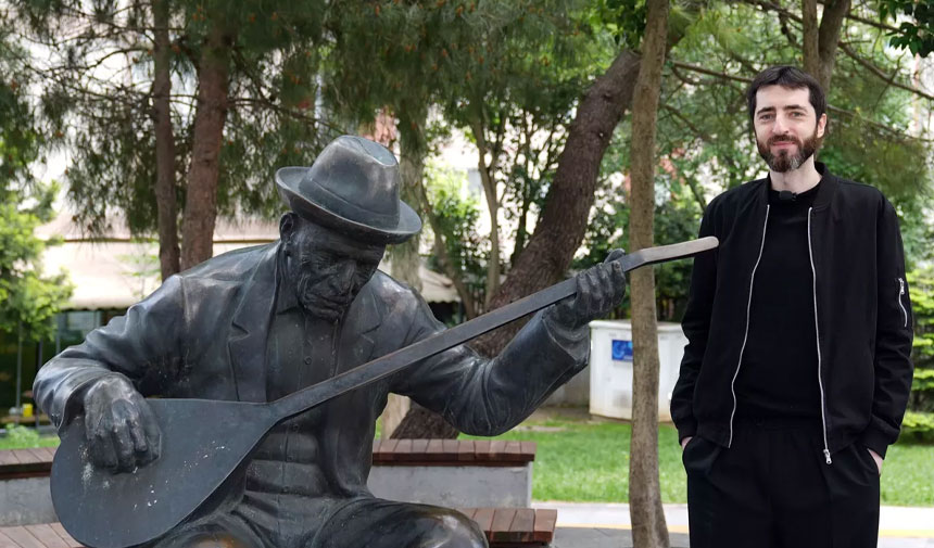 Evgeny Grinko'dan 'Uzun İnce Bir Yoldayım' yorumu